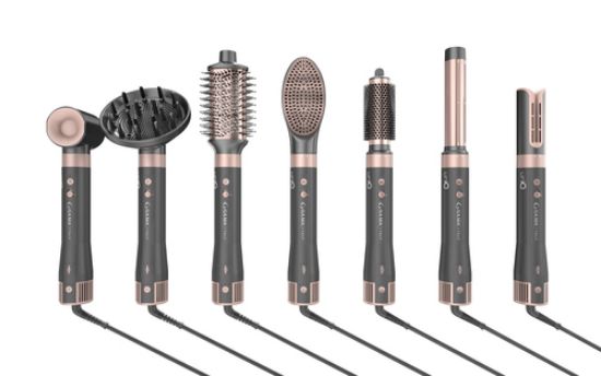 Immagine di GA.MA Multistyler UniQ Vibrance, Asciuga, stira arriCcia e volumizza. Con una potenza di 1500W, Motore digitale brushless, Velocità motore 100.000 RPM. Autopulizia, Filtro removibile, 3 velocità e 3 temperature, colpo d’area fredda. Filtro estraibile.